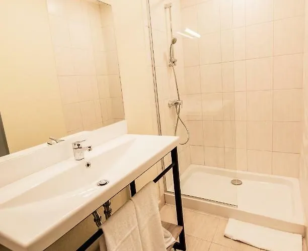 A&m With Free Parking Hotel 3*