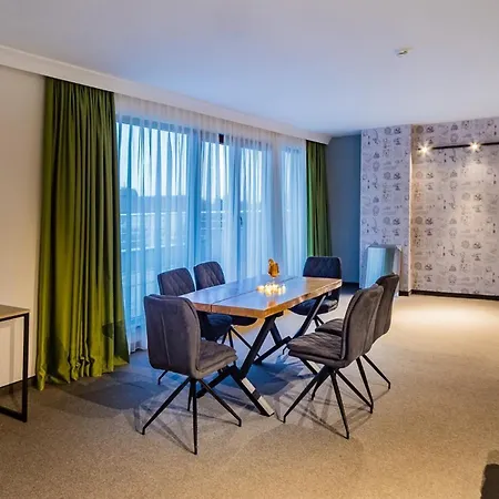 Hotel A&m With Free Parking