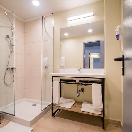 Hotel A&m With Free Parking