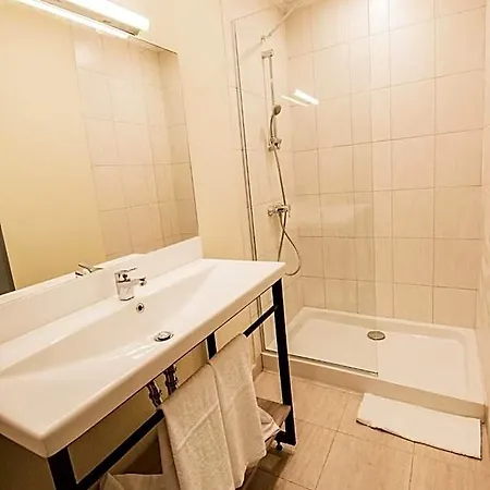 Hotel A&m With Free Parking 3*