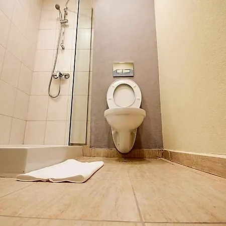 A&m With Free Parking Hotel 3*