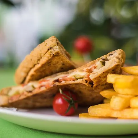 Hotel A&m With Free Parking