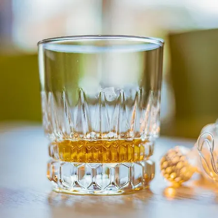 A&m With Free Parking 3*