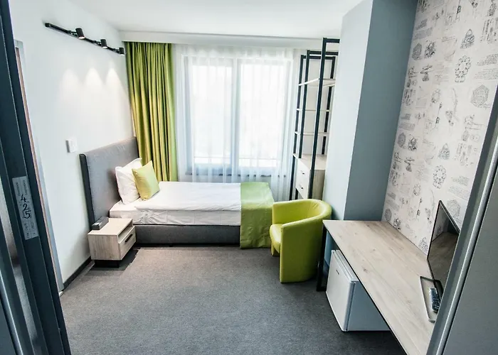 A&m With Free Parking Хотел