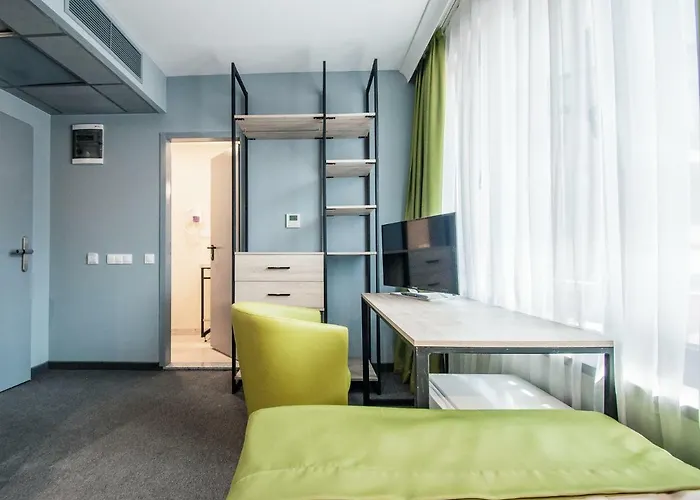 A&m With Free Parking Хотел 3*